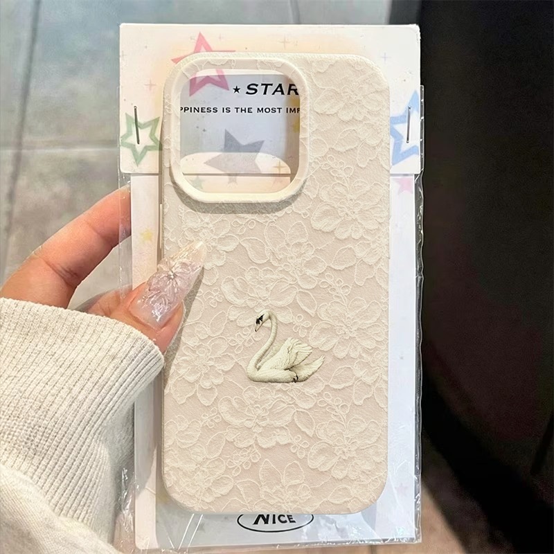 레이스 스완 패턴 리치 텍스처 폰 케이스 (아이폰 17 - Phone Accessories Kiosk 리뷰 및 가격